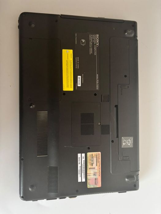 Sony VAIO PCG-71211V — рабочий ноутбук