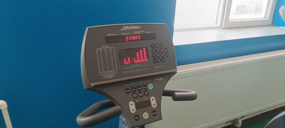 Bicicletă Fitness Profesională Life Fitness (Self-Powered / Fără Priză)