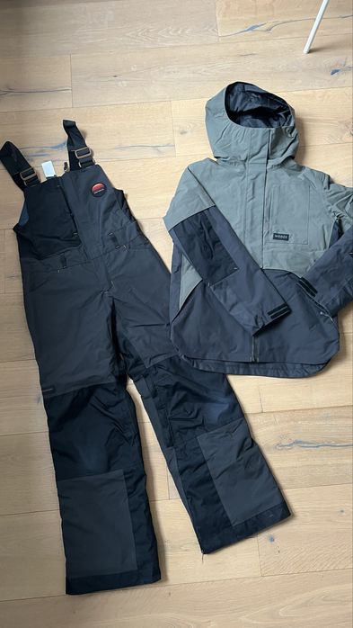 Costum ski/snowboard Decathlon marime 152cm