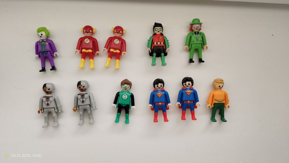 KINDER Surprise Playmobil Dc