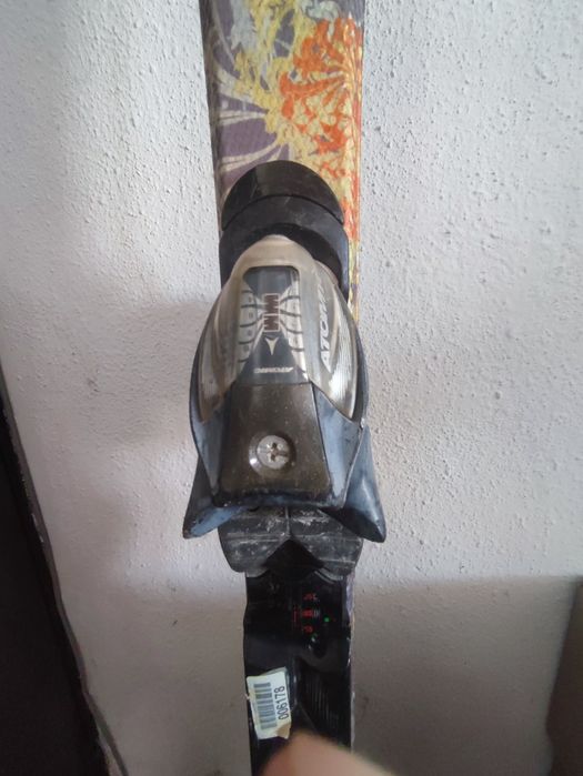 Зимни Ски Atomic