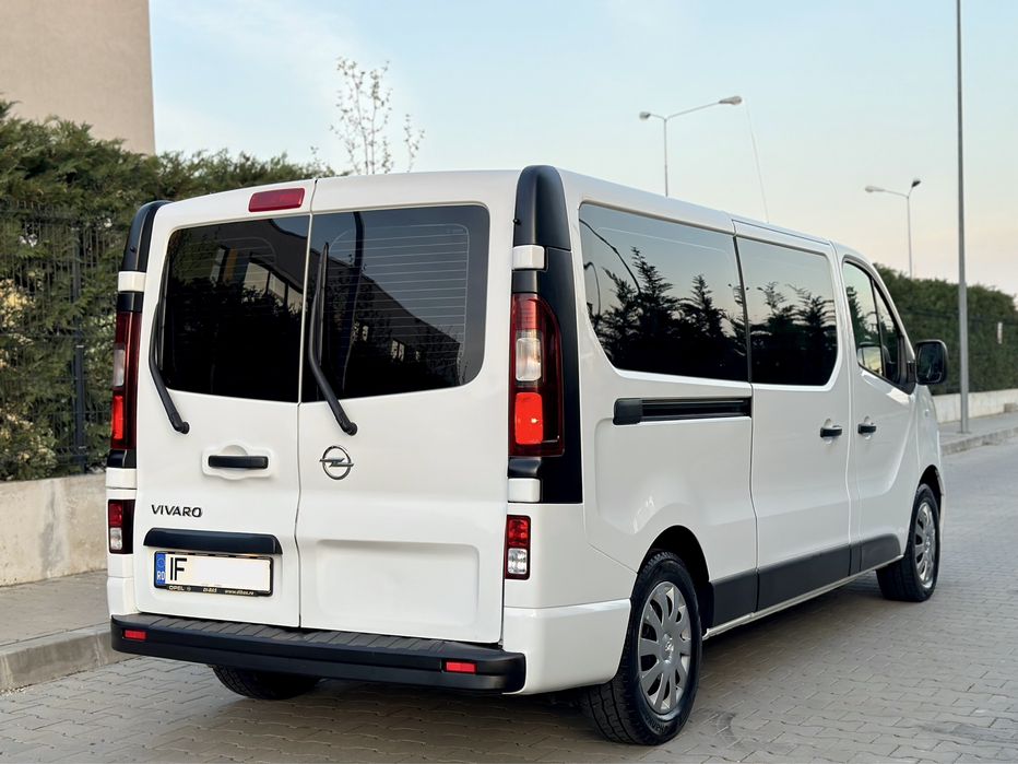 Opel Vivaro 1.6 CDTI 125CP 8+1 LOCURI Varianta Lunga