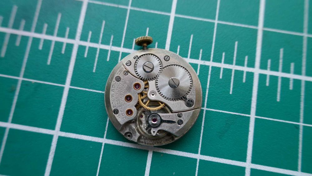 Ceas Movado din aur de 14k