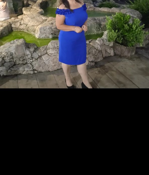 Елегантни Дамски Рокли