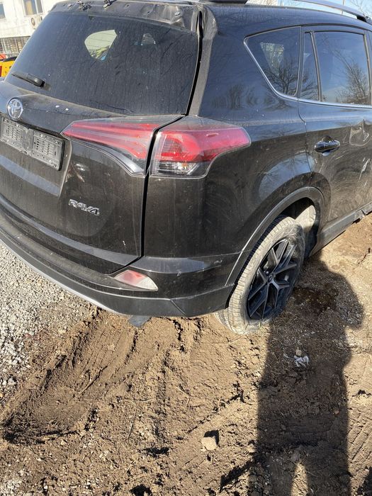 Toyota Rav4 на части!