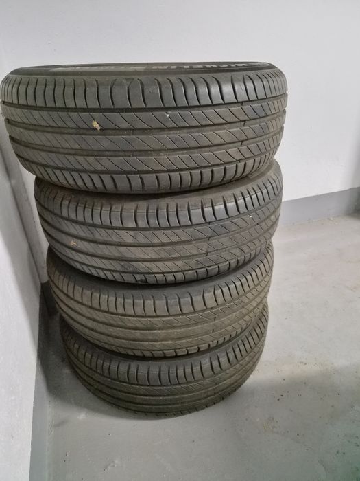 Set 4 anvelope vară Michelin Primacy 4 - 195/65 R15 91H 
​Descriere: