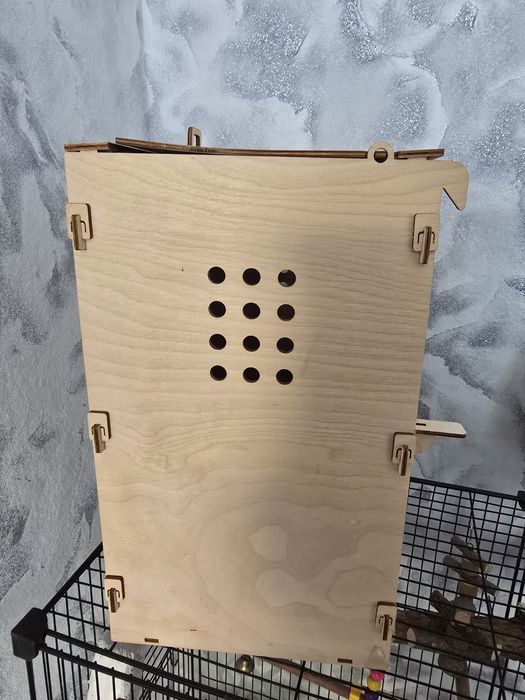 Продам деревянный дом для попугаев