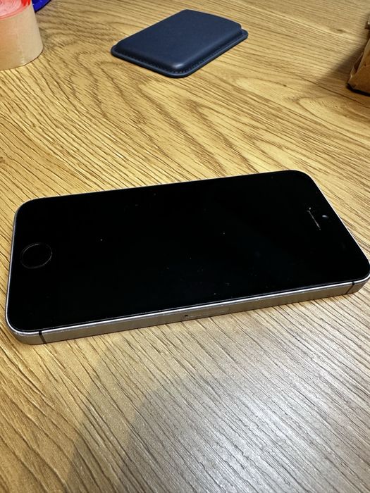 Iphone SE 16GB - No Icloud