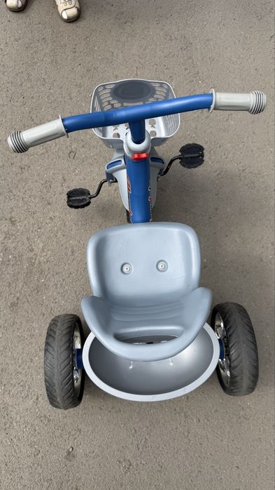 Трехколесный велосипед