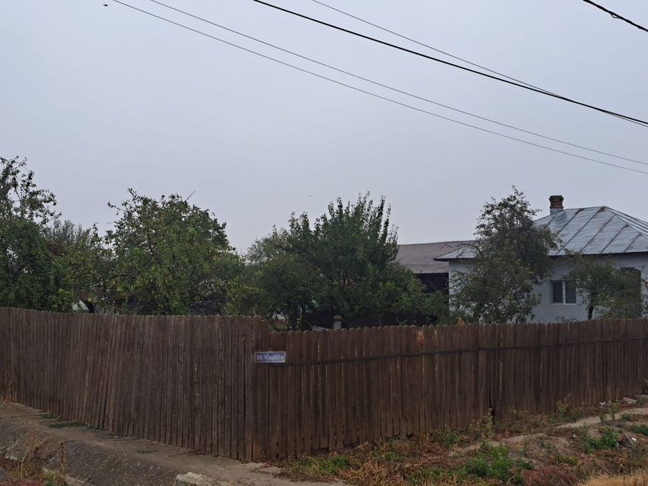 Vând casa în comuna Radovanu,județul Calarasi