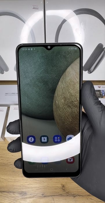 Samsung a12 yaxshi holatda