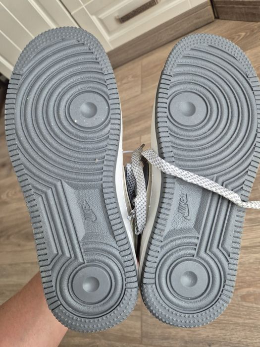 Кроссовки Nike белые