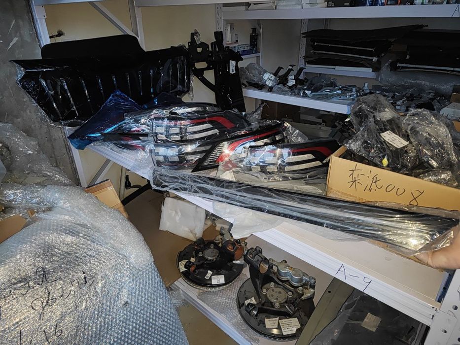 Orqa krilo o'ng fara va Chap Fara Dongfeng EP 008. Дунгфенг ЭП 008