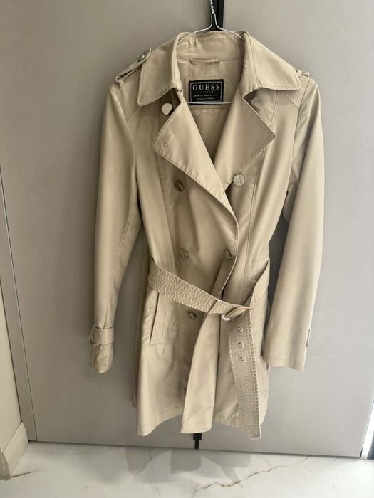Тренчкот/рокля Guess