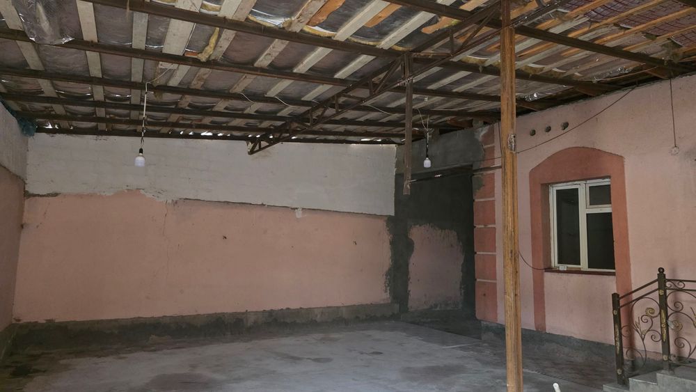 2 сотихли катеж сотилади Чархин пост. Тошкентда домга бортер киламан