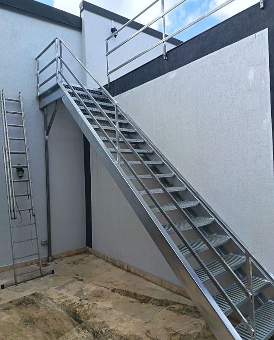 Scari metalice zincate