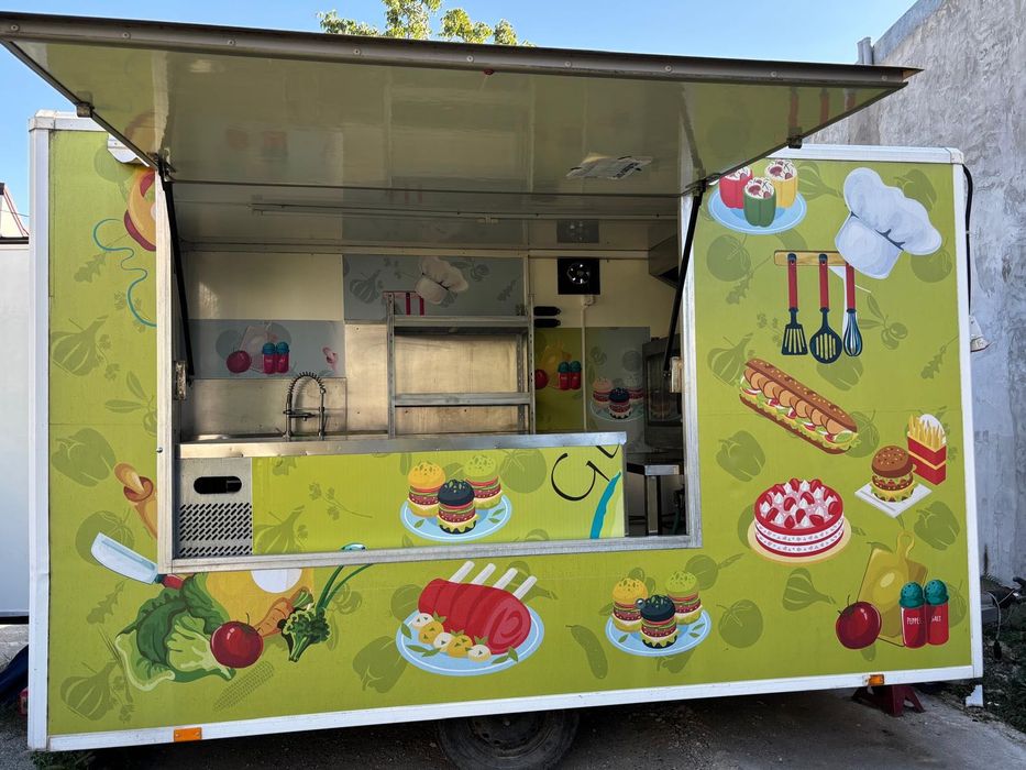 Vând rulotă fast food