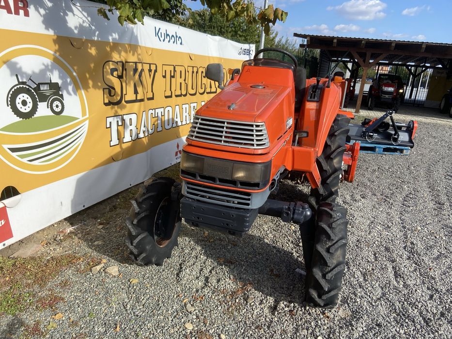Tractor japonez Kubota , 4x4, 21cp, INALTAT + freza