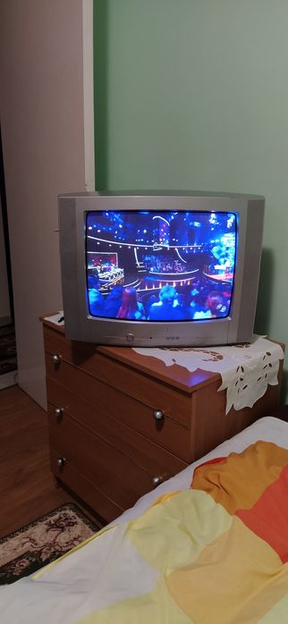 Vând TV color marca Phocus