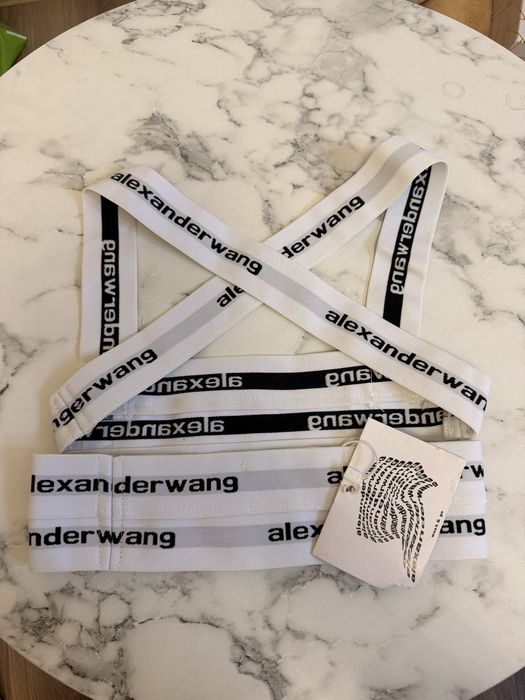 Чисто нов топ от Alexander wang