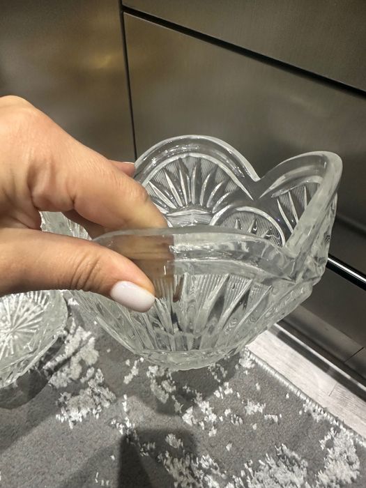 Qozon,idishlar,dazmol stol hammasi 250 ming.