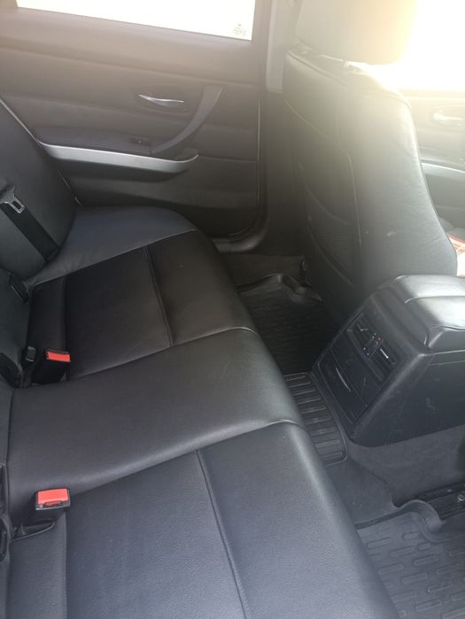 Vând BMW e 90 320i-benzina+gpl