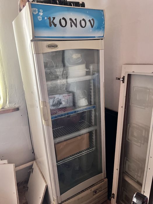 Холодильник для витрины
