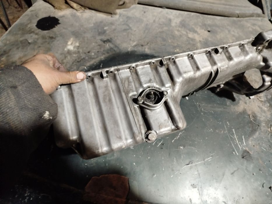 Поддон от двигателя OM 602 и D29DT дизель, мерс E клас и от спринтер