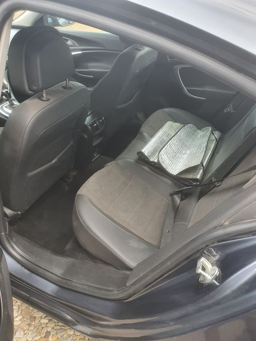 Vând mașina personală  preț negociabil