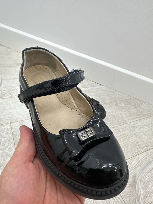 Продам Туфли школьные