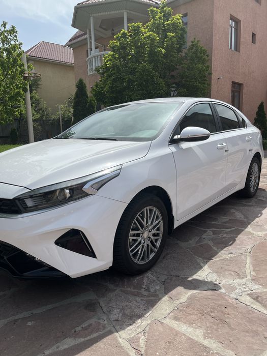 Kia cerato 2024 года