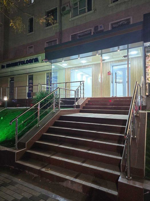 Офис на 1 этаже вдоль дороги, Чиланзар, ул. Мукумий, ор-р метро Хамза.