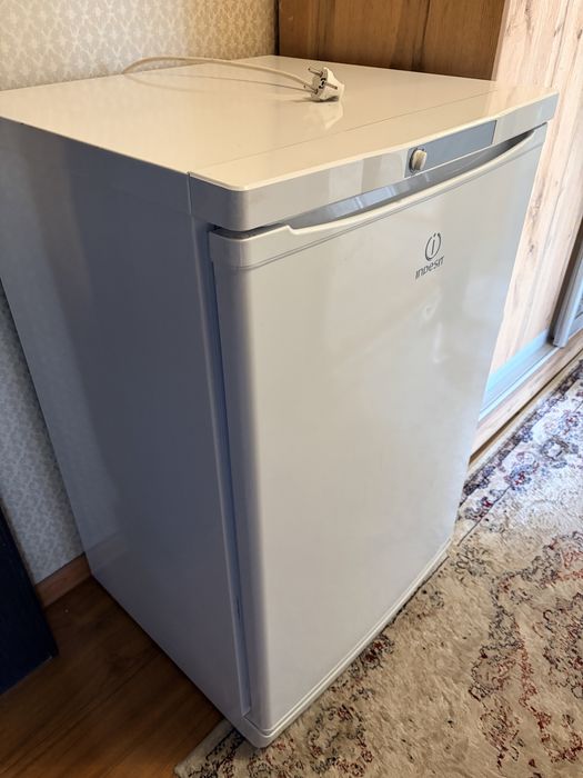 Морозильная камера Indesit