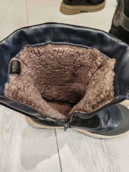 Подам зимние сапоги на девочку