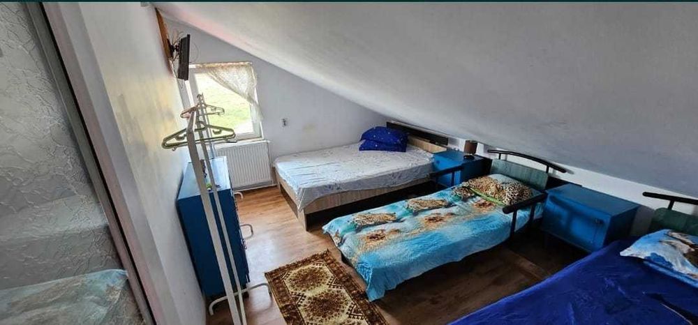 superoferta mansarda la curte