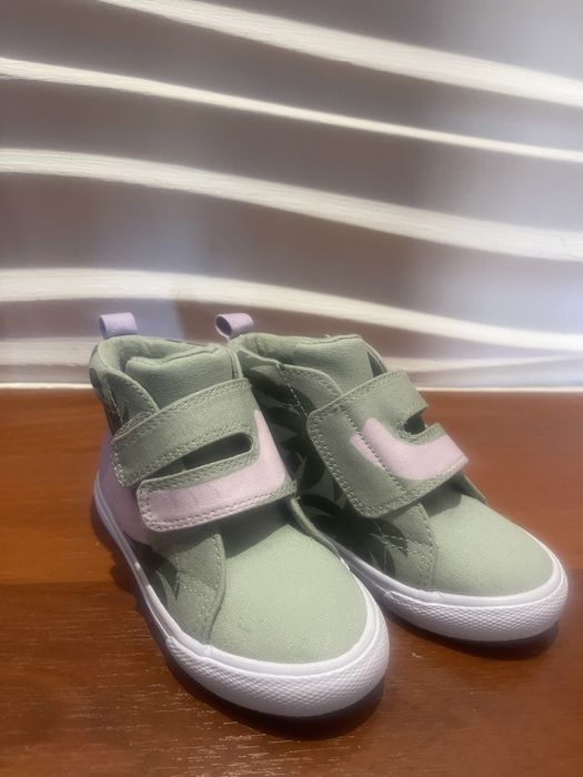 Красивые ботиночки на девочку