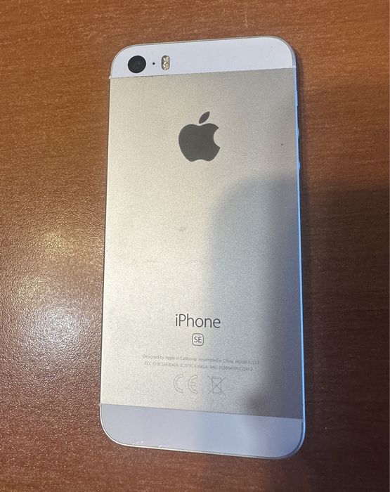 Телефон iphone se