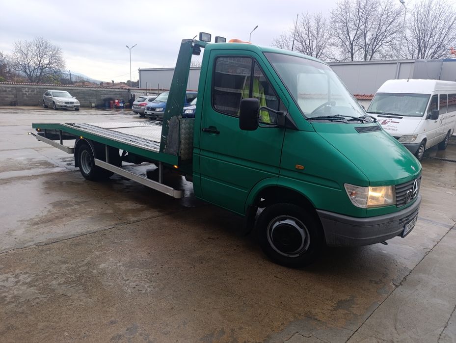 Пътна помощ 412 продава се