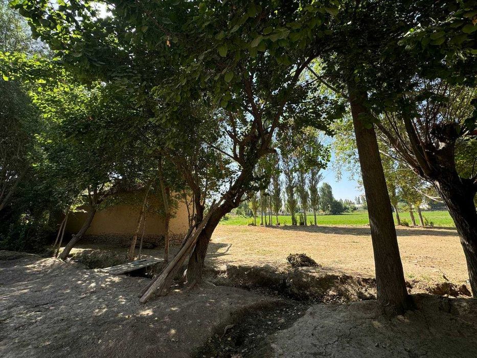 Участка сотилади 12соток Юқоричирчиқ туман ЖАМБУЛ