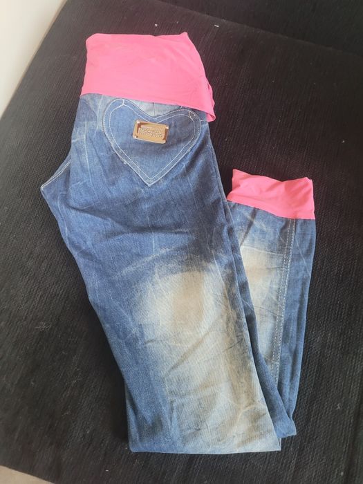 Blugi elastici model deosebit firma ocassion