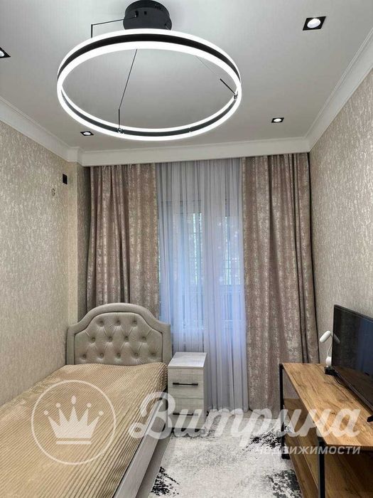 Продаётся 5 комнатная Ц 6