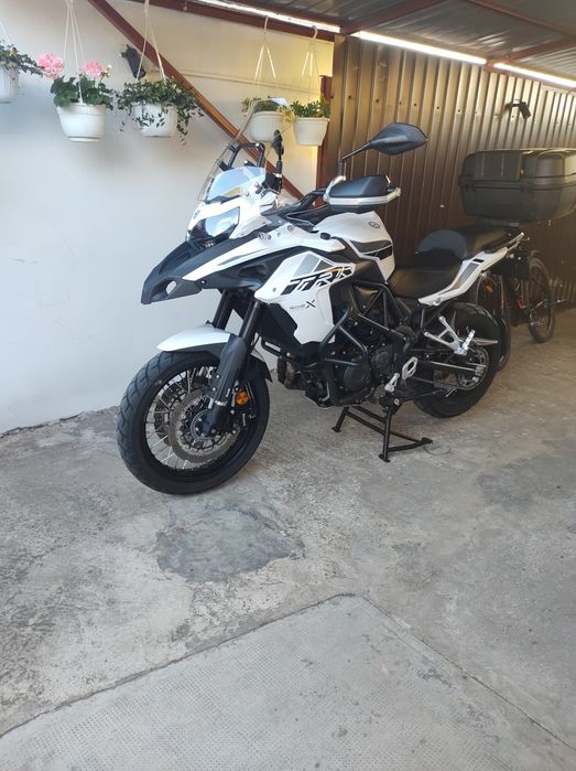 Yamaha X Max 125 Benelli TRK 502X