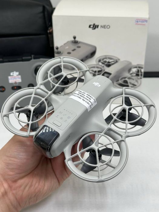 DJI NEO Fly More Combo