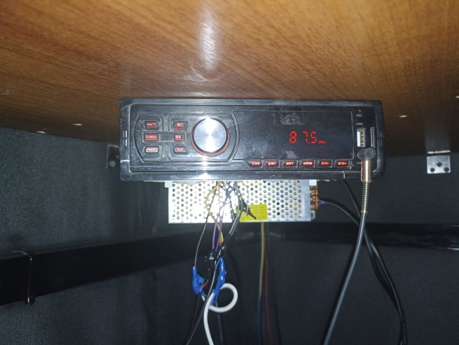 Продается Автомагнитола