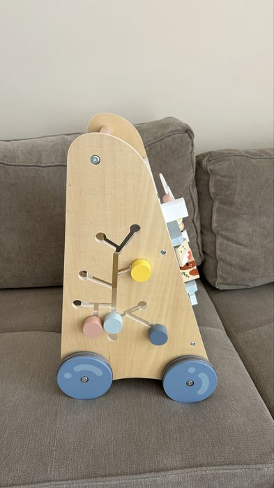 Нов дървен Уокър