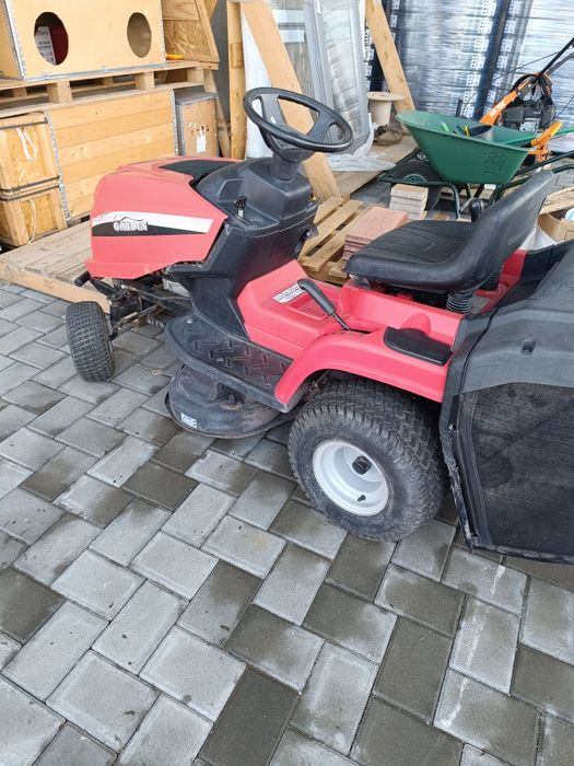 Tractoraș de tuns marca Club GARDEN made in Italia