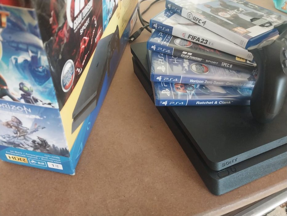 playstation 4 slim