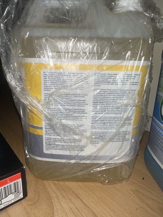 Soluții profesionale curățenie–Cif, Taski, Anios, Maxima+mănuși nitril