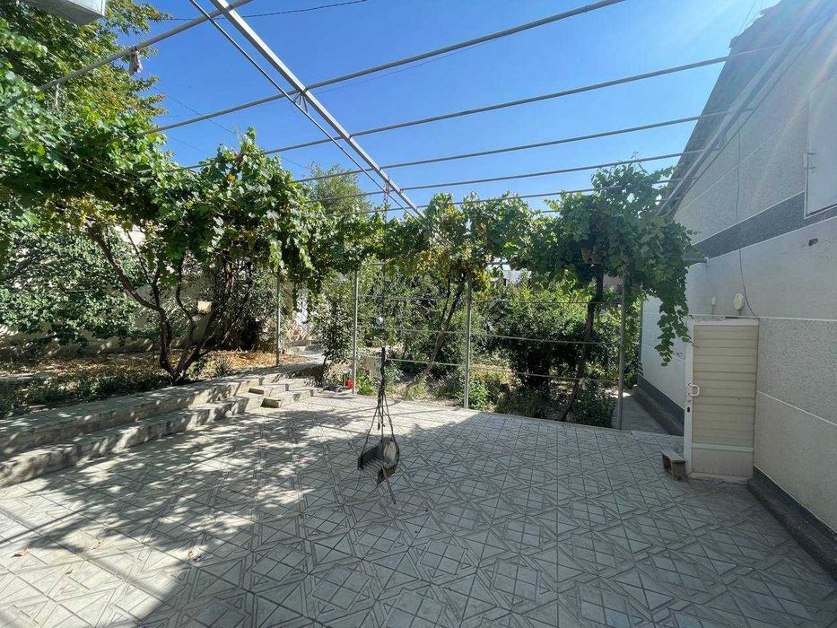 Продается уютный дом в махалле Лохутий (7.6 соток)