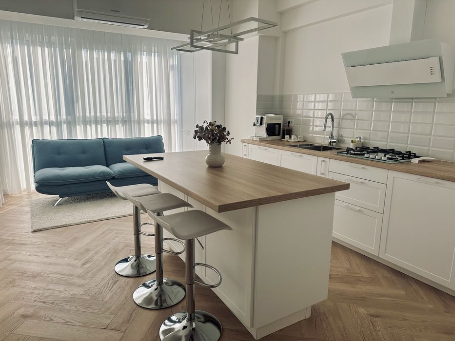 Apartament de inchiriat in bloc Ucasy(langa Metro)